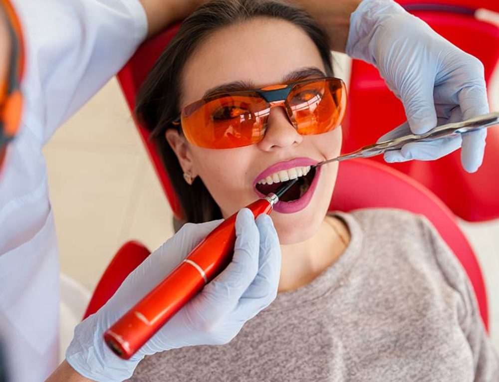 Diş Eti Hastalıklarından Korunma Diş Hekimi Mehmet Kazandı